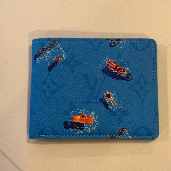 Louis Vuitton Vibrant Blue Card Holder - Picture 1 of 3